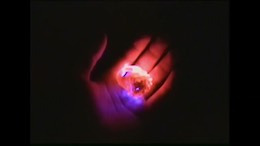 ������ϐ[�ċz